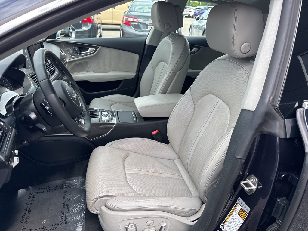Vehicle image 8 of 27