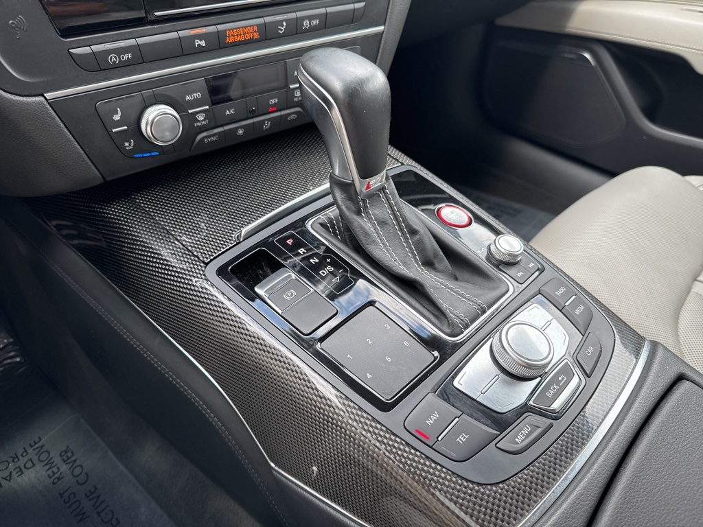 Vehicle image 19 of 27