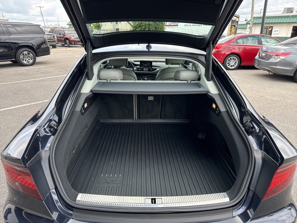 Vehicle image 4 of 27