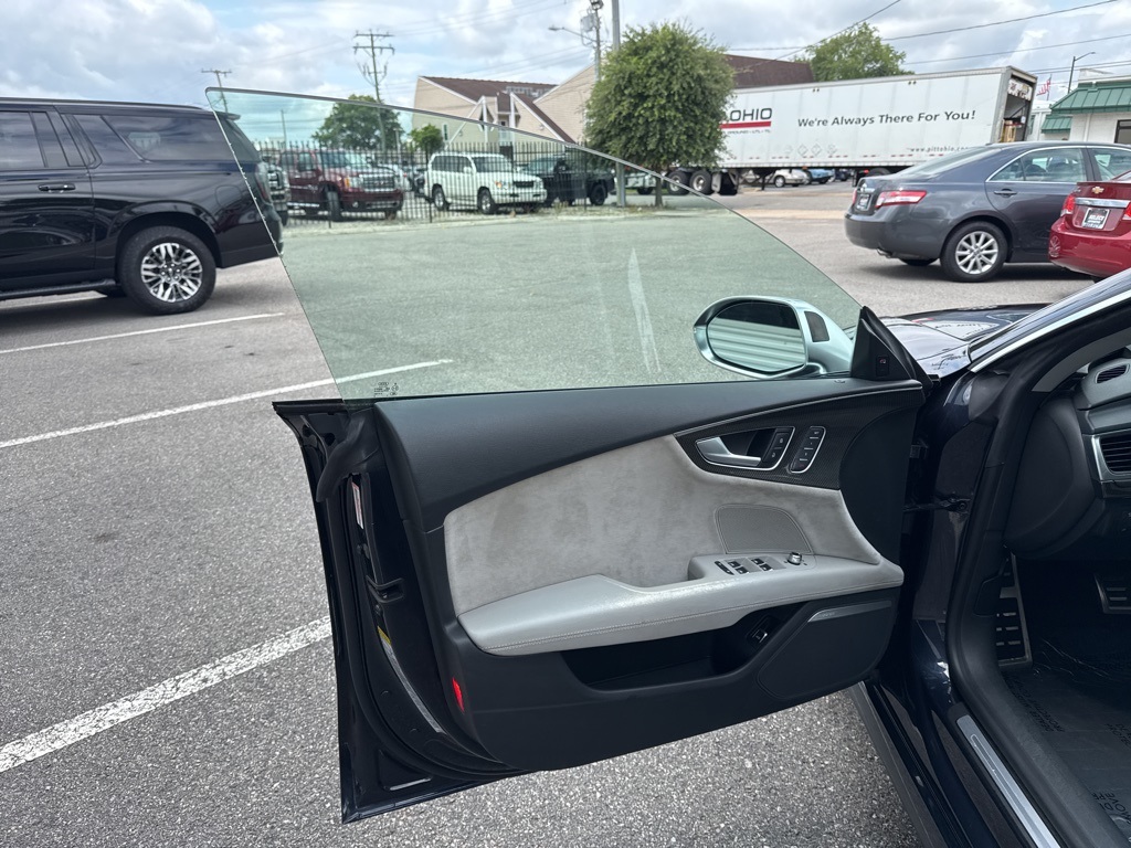 Vehicle image 12 of 27