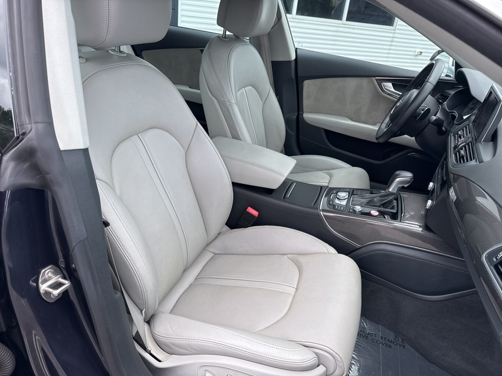 Vehicle image 6 of 27
