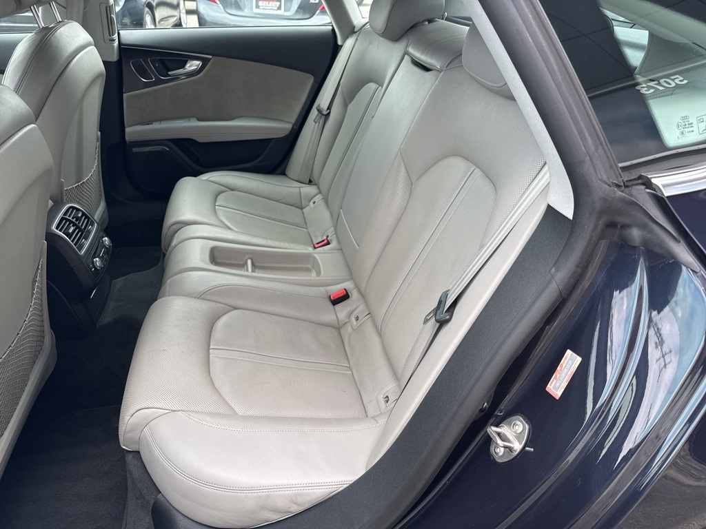 Vehicle image 7 of 27