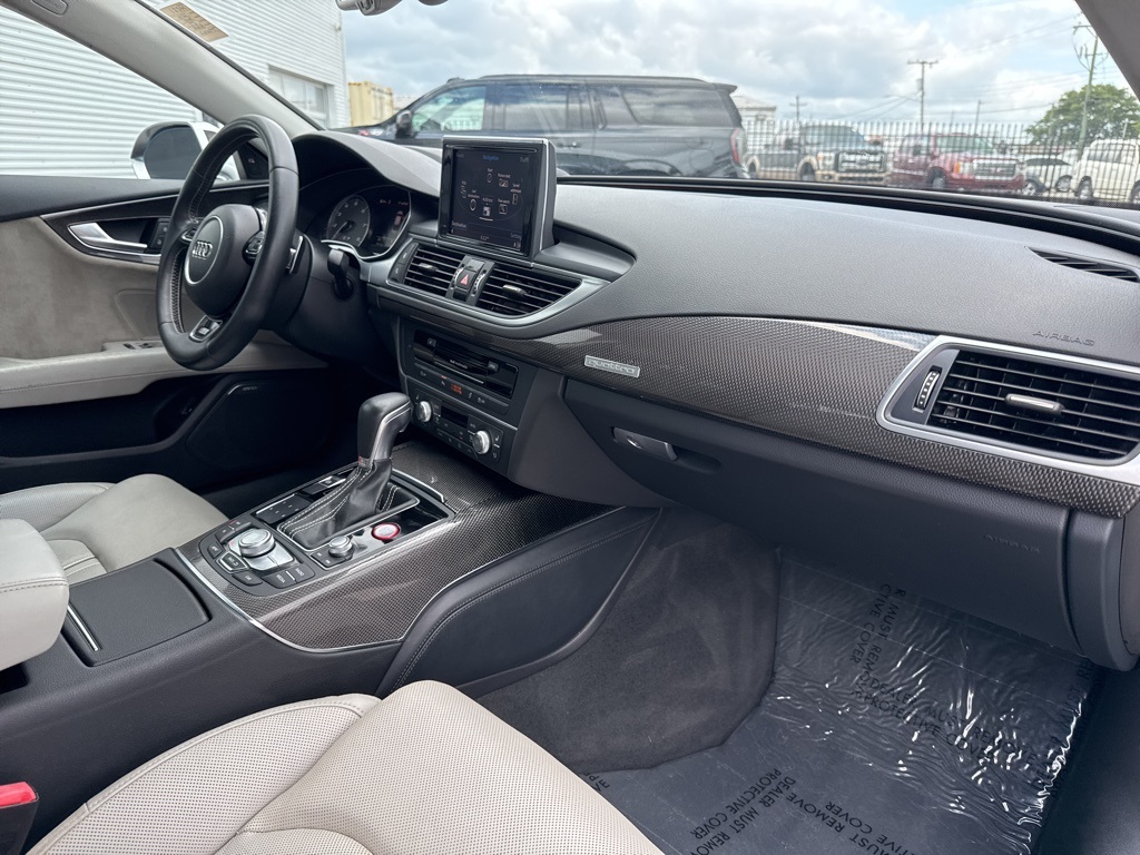 Vehicle image 10 of 27