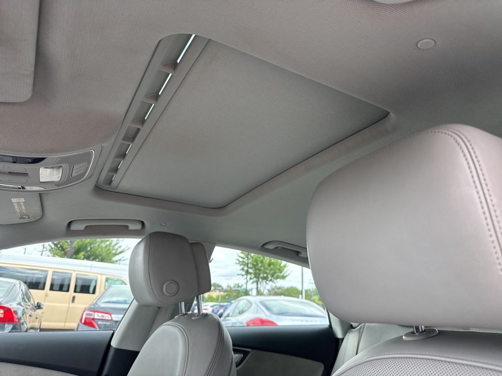 Vehicle image 23 of 27