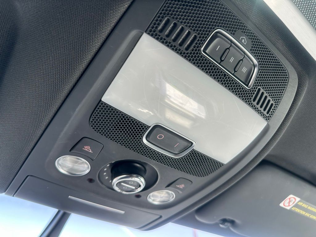 Vehicle image 23 of 28