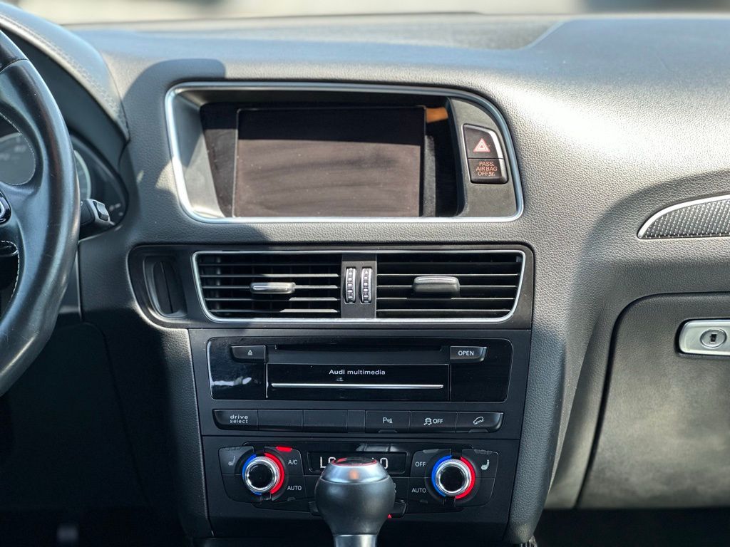 Vehicle image 15 of 28