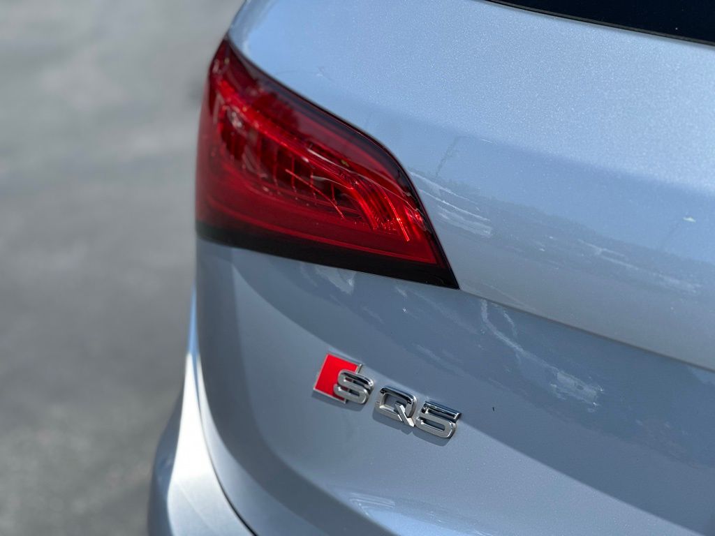 Vehicle image 14 of 28