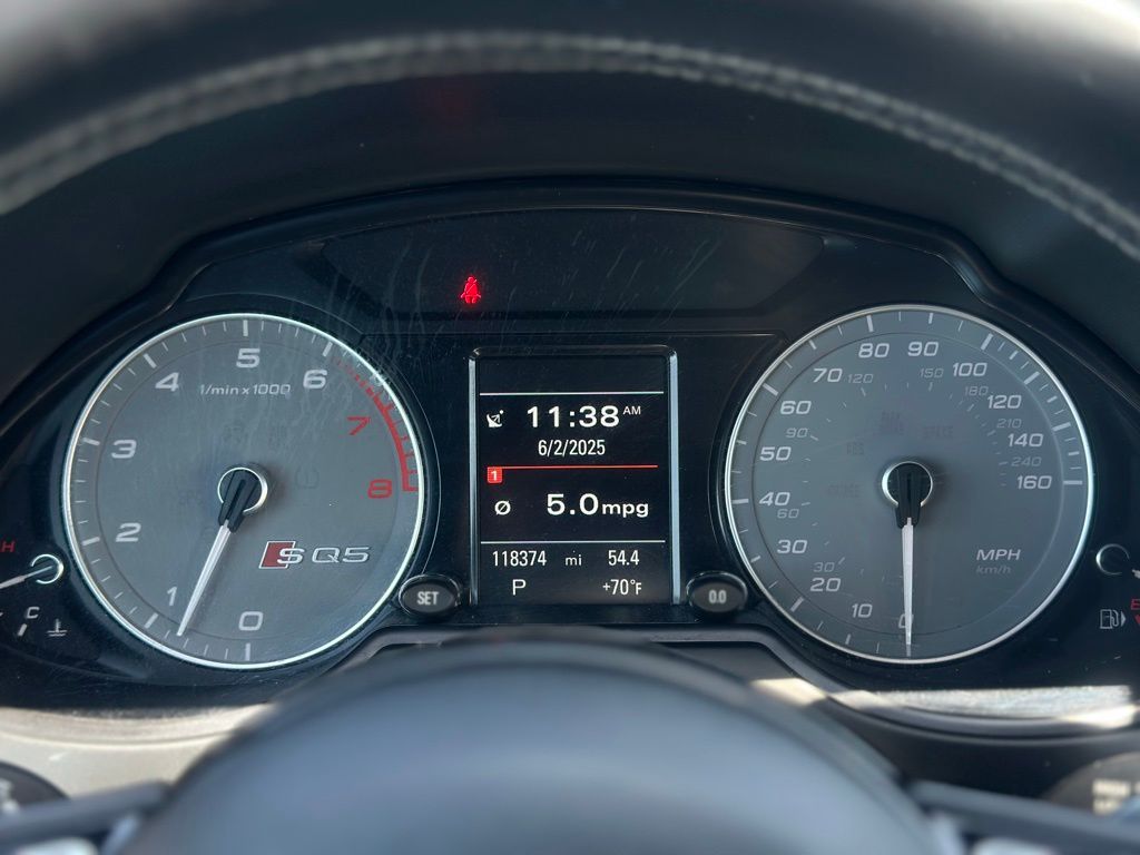 Vehicle image 26 of 28