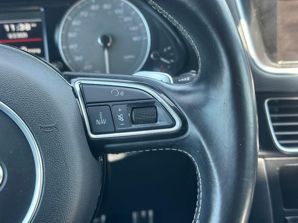 Vehicle image 27 of 28
