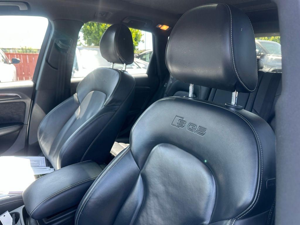 Vehicle image 19 of 28