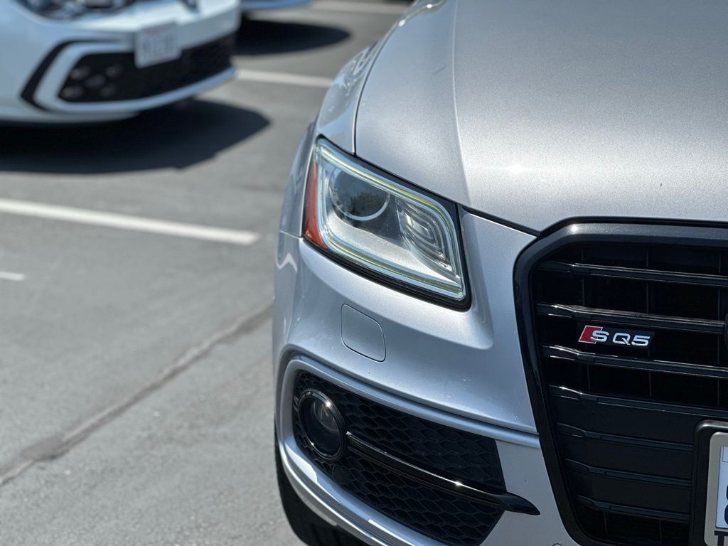 Vehicle image 11 of 28