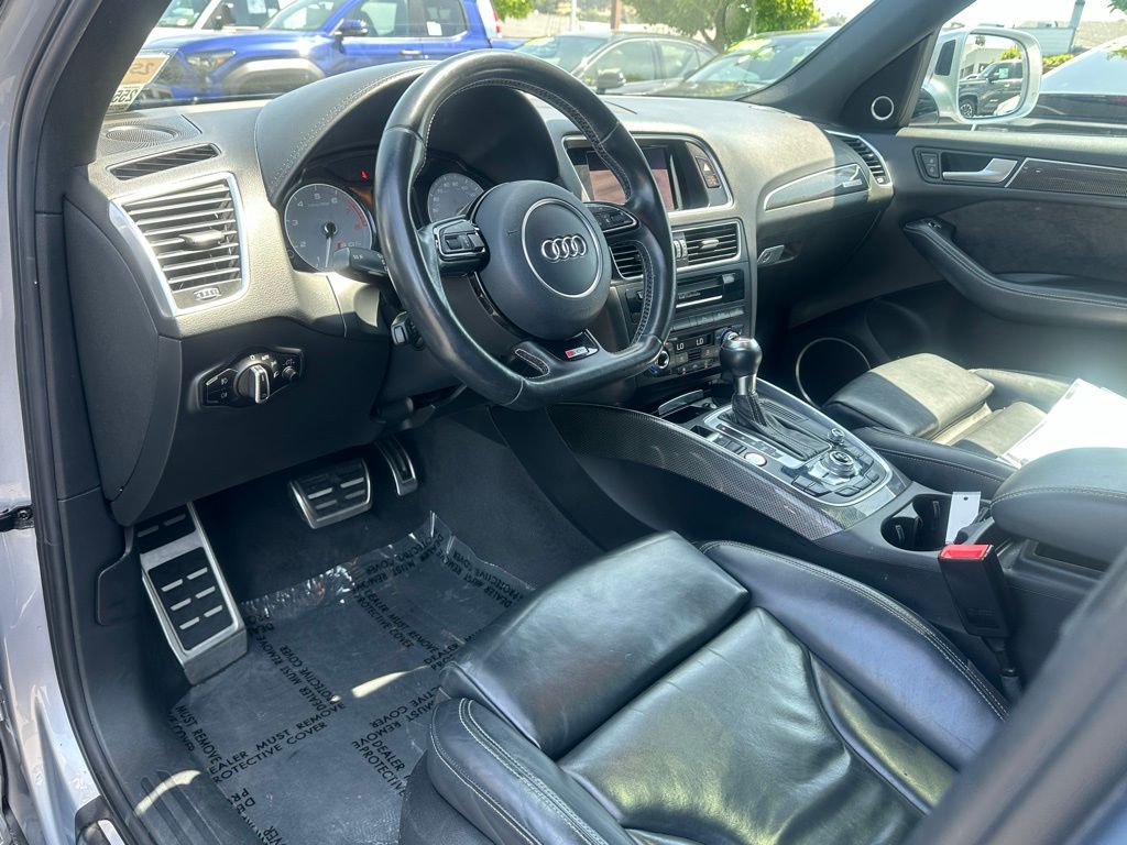 Vehicle image 8 of 28