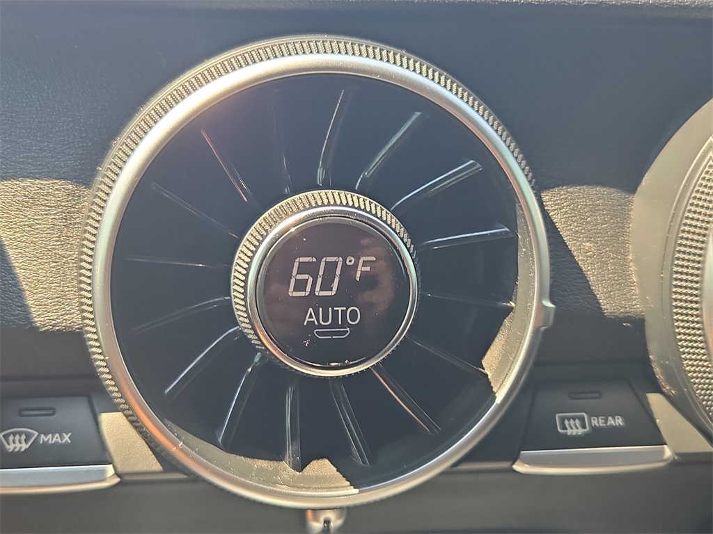 2016 Audi TT 2.0T Image 13 of 30