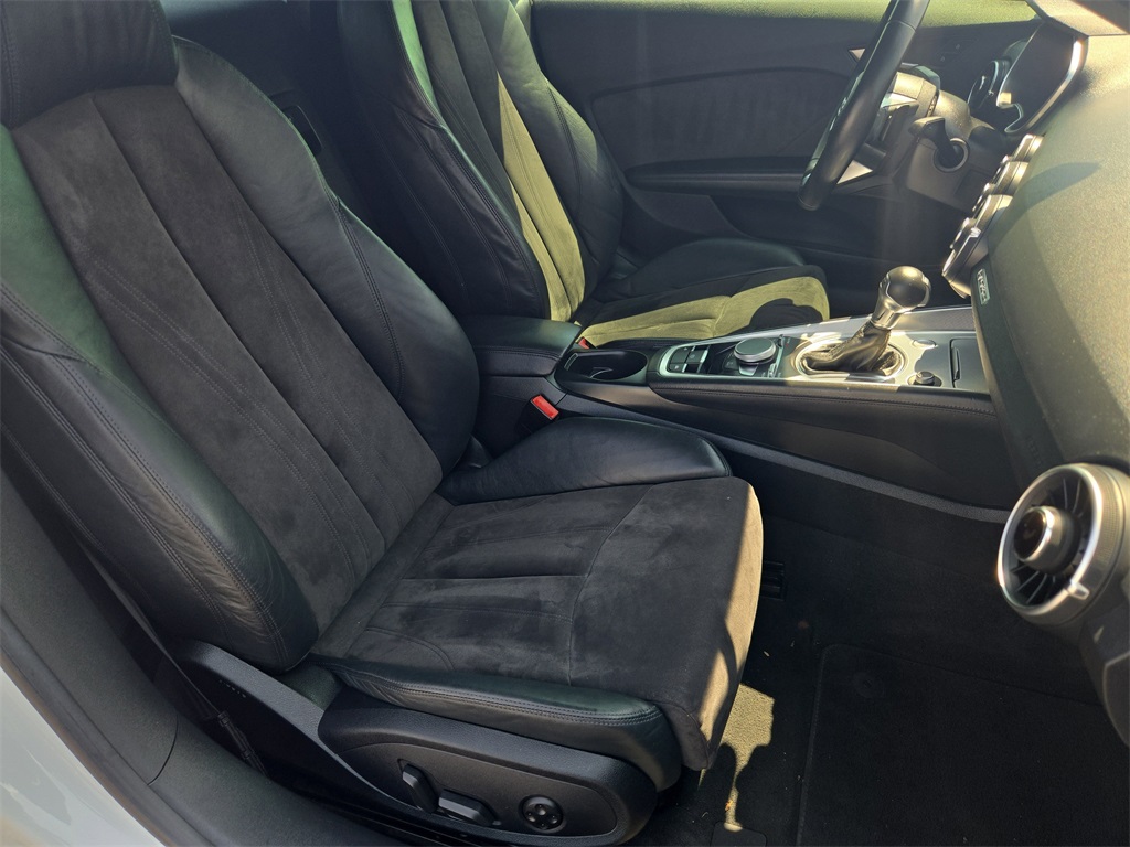 2016 Audi TT 2.0T Image 10 of 30