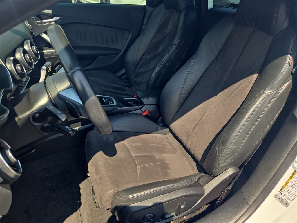 2016 Audi TT 2.0T Image 11 of 30