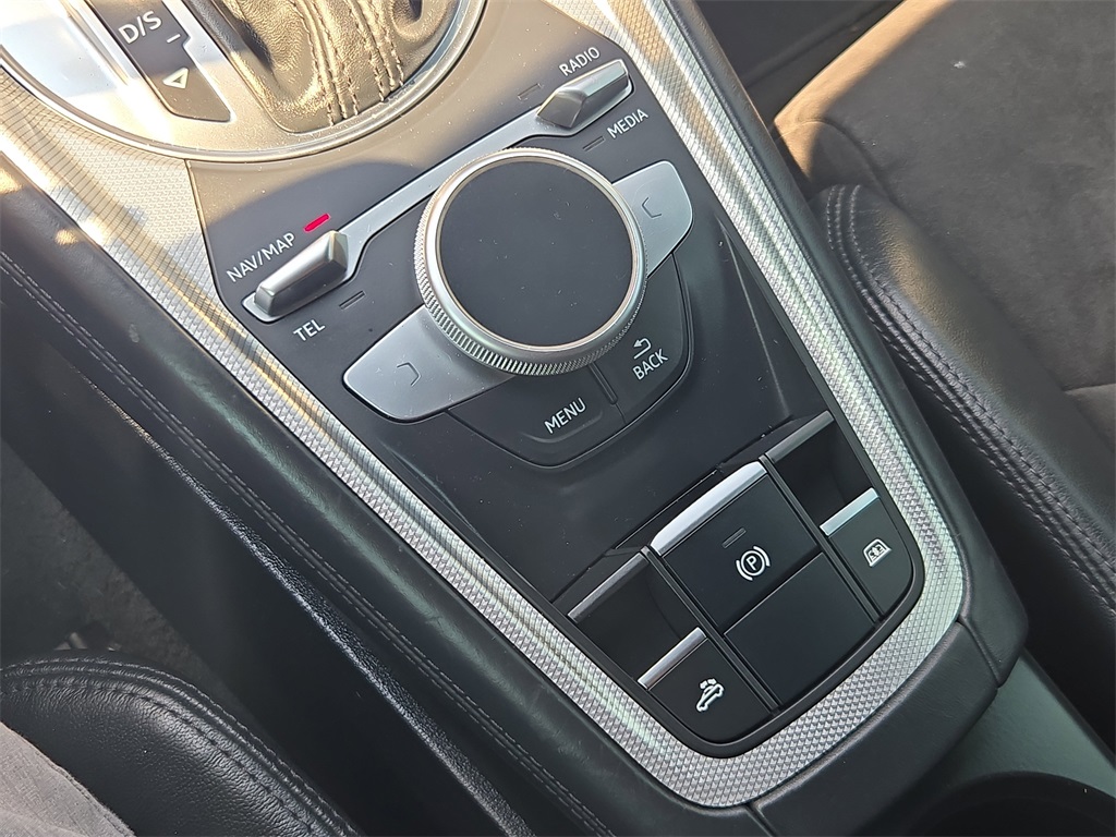 2016 Audi TT 2.0T Image 18 of 30