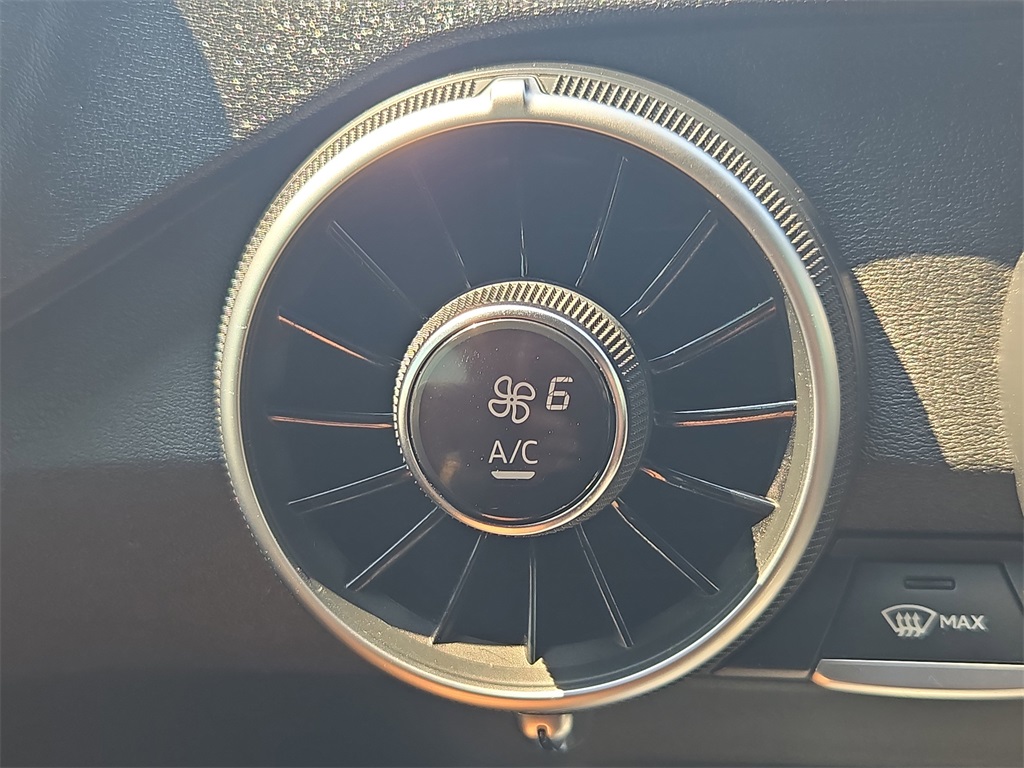 2016 Audi TT 2.0T Image 14 of 30