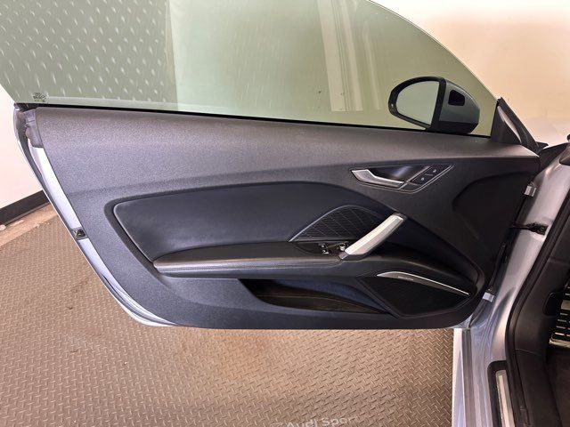2016 Audi TT 2.0T Image 21 of 35