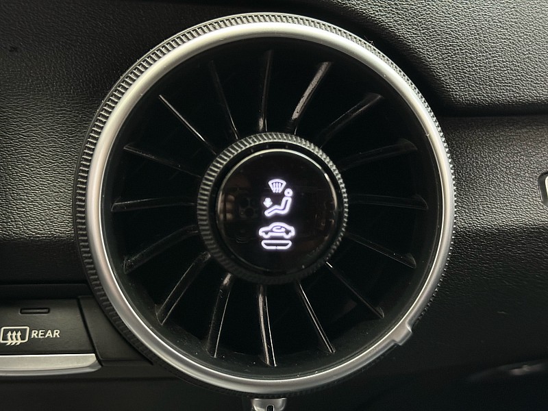 Vehicle image 32 of 36