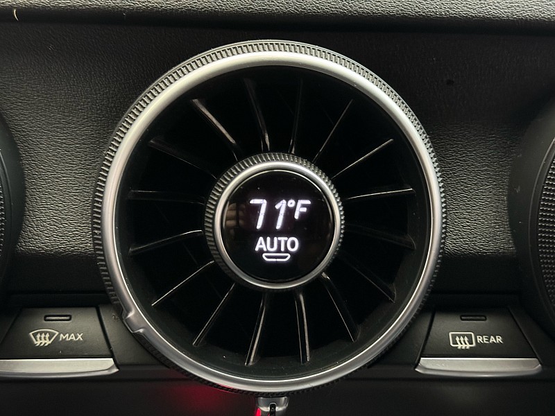 Vehicle image 31 of 36