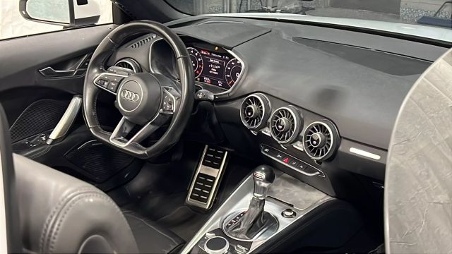 2016 Audi TT 2.0T Image 21 of 25