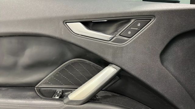 2016 Audi TT 2.0T Image 9 of 25