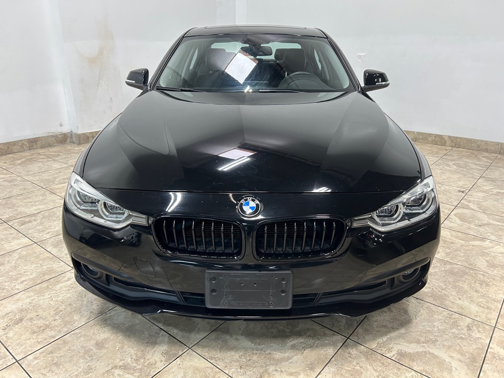 Vehicle image 4 of 41