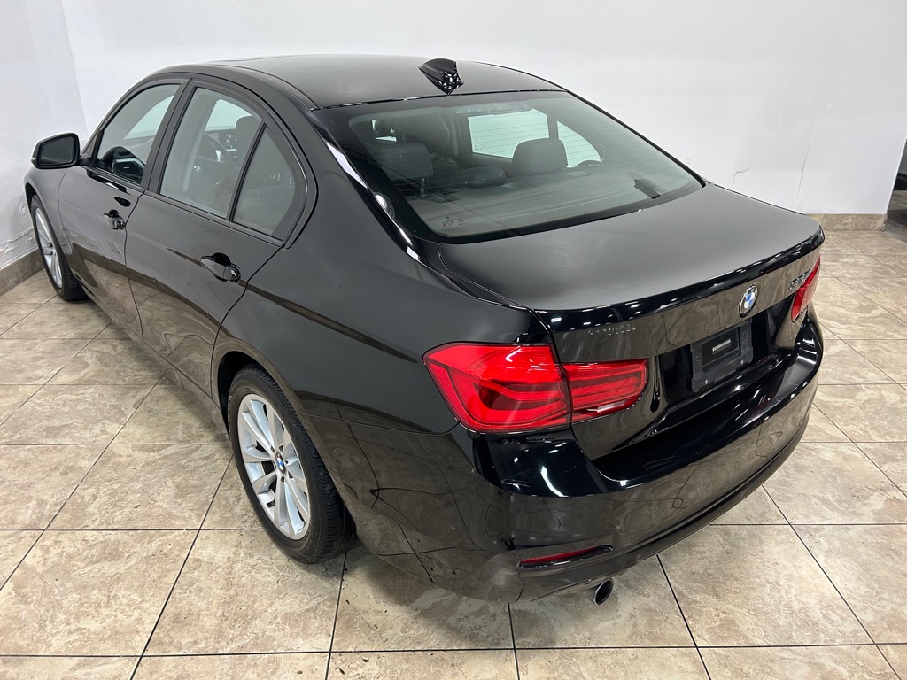 Vehicle image 7 of 41