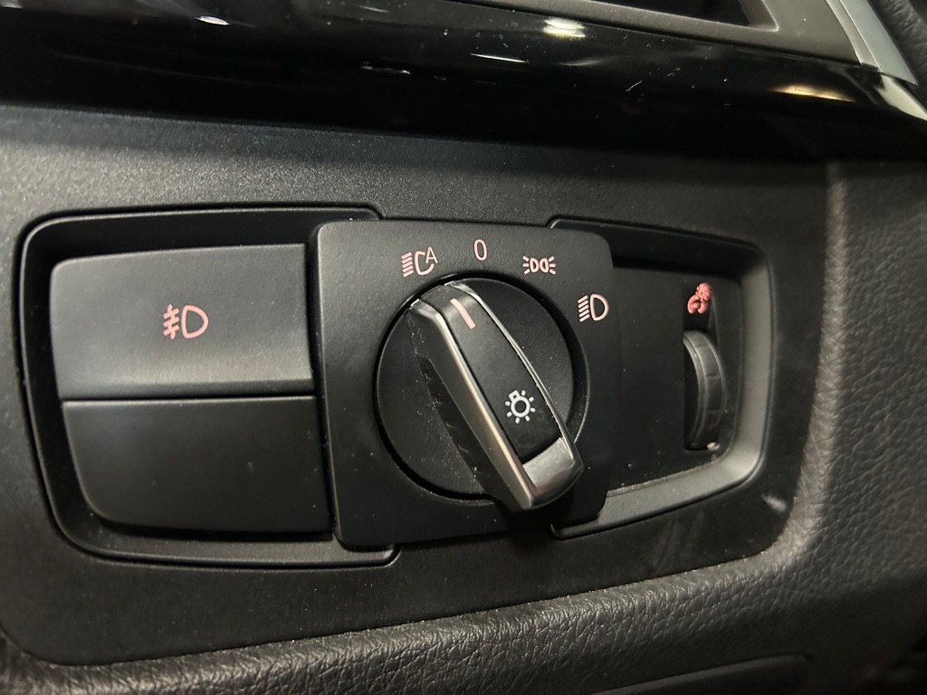 Vehicle image 17 of 41