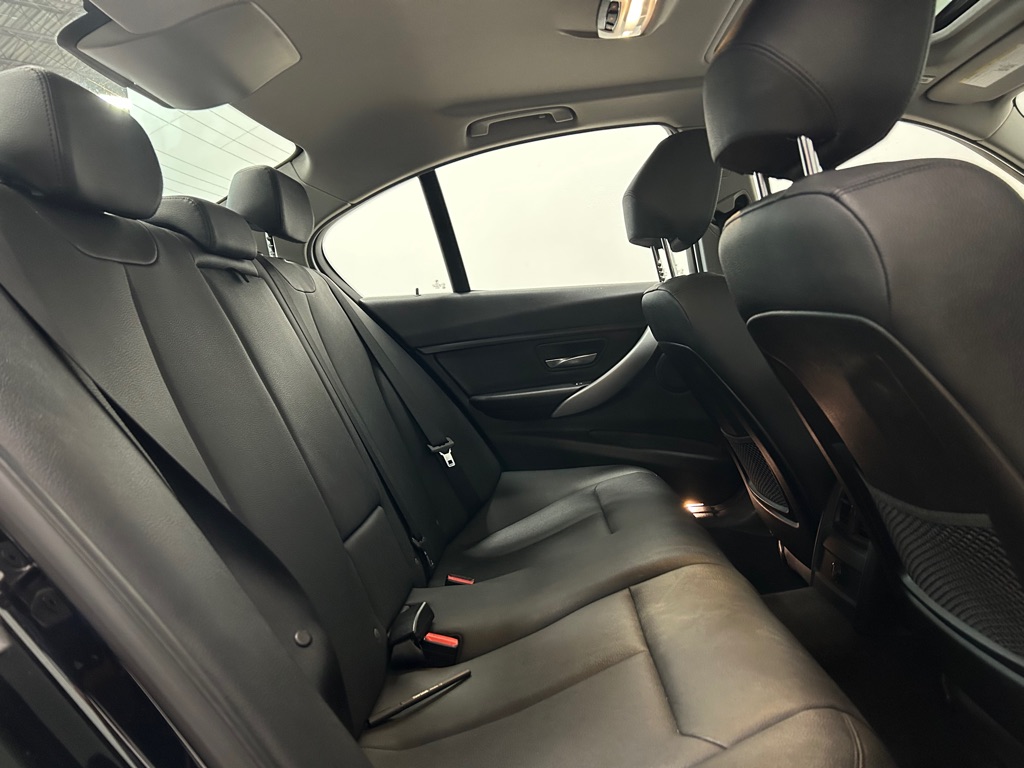 Vehicle image 36 of 41