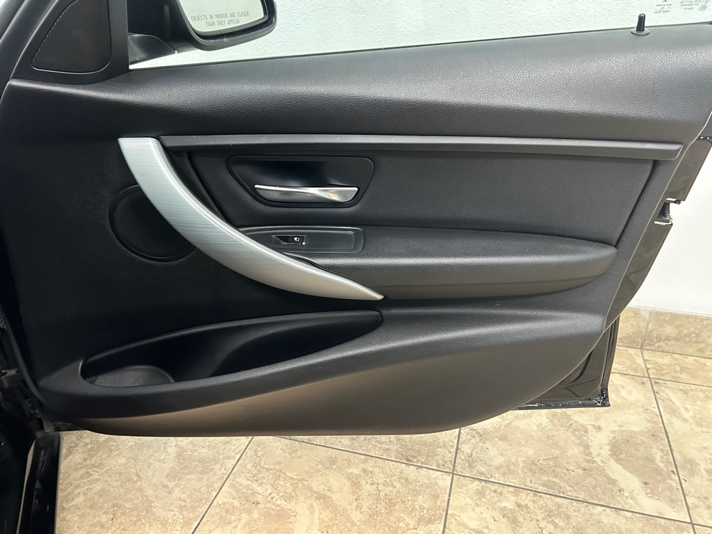 Vehicle image 28 of 41