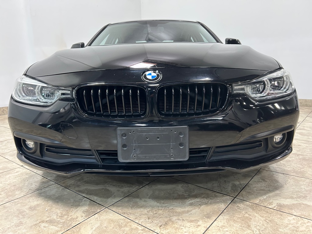 Vehicle image 8 of 41