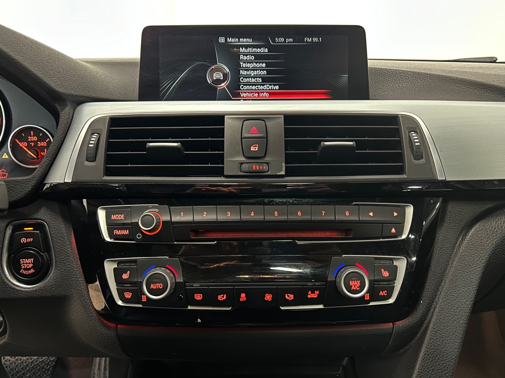 Vehicle image 21 of 41