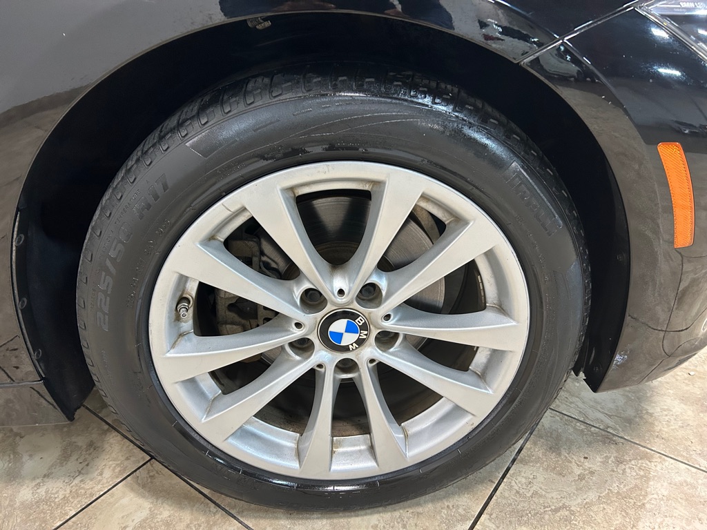 Vehicle image 13 of 41