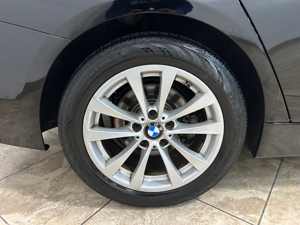 Vehicle image 10 of 41