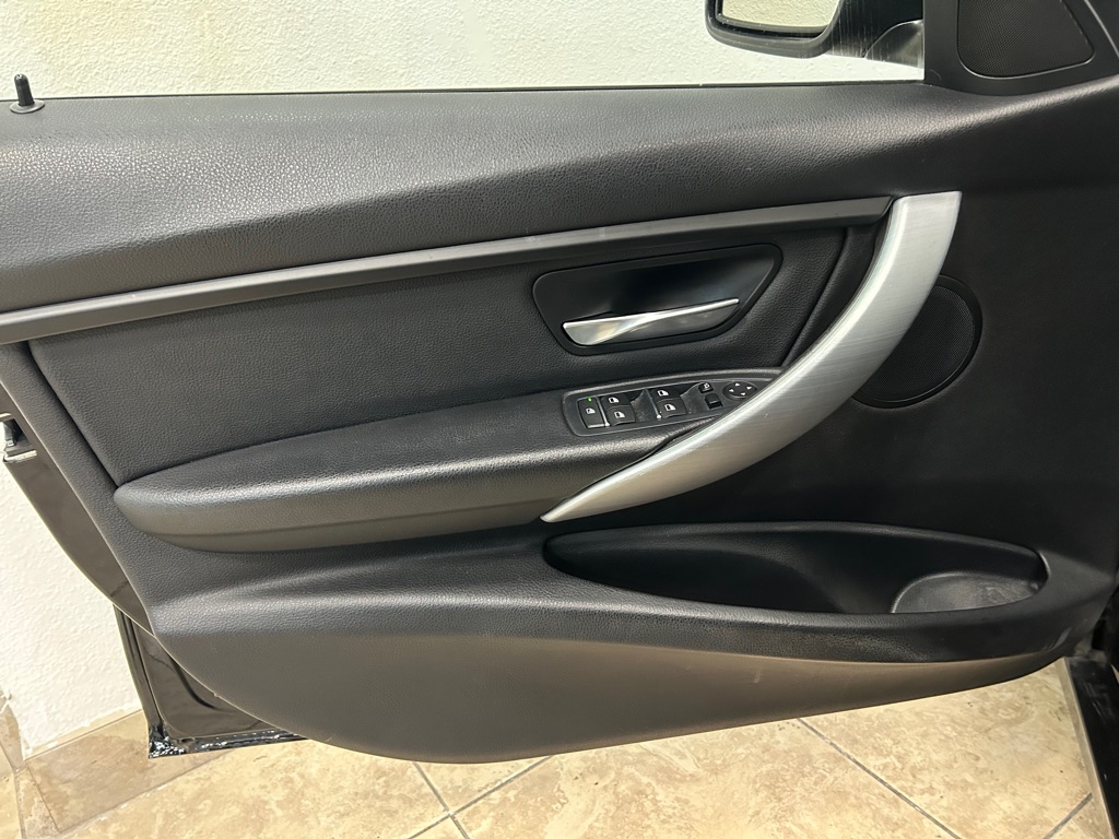 Vehicle image 15 of 41