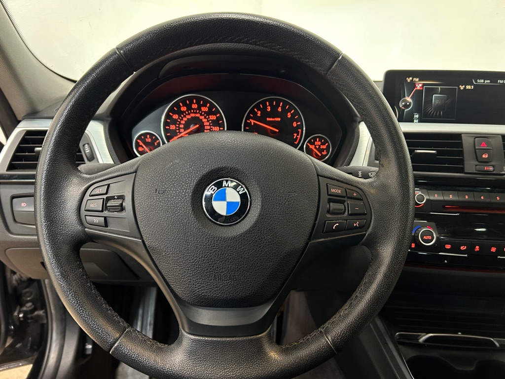 Vehicle image 18 of 41