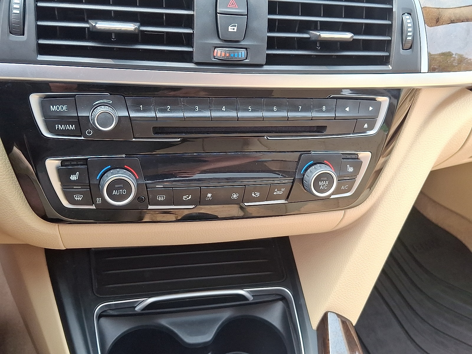 Vehicle image 13 of 19