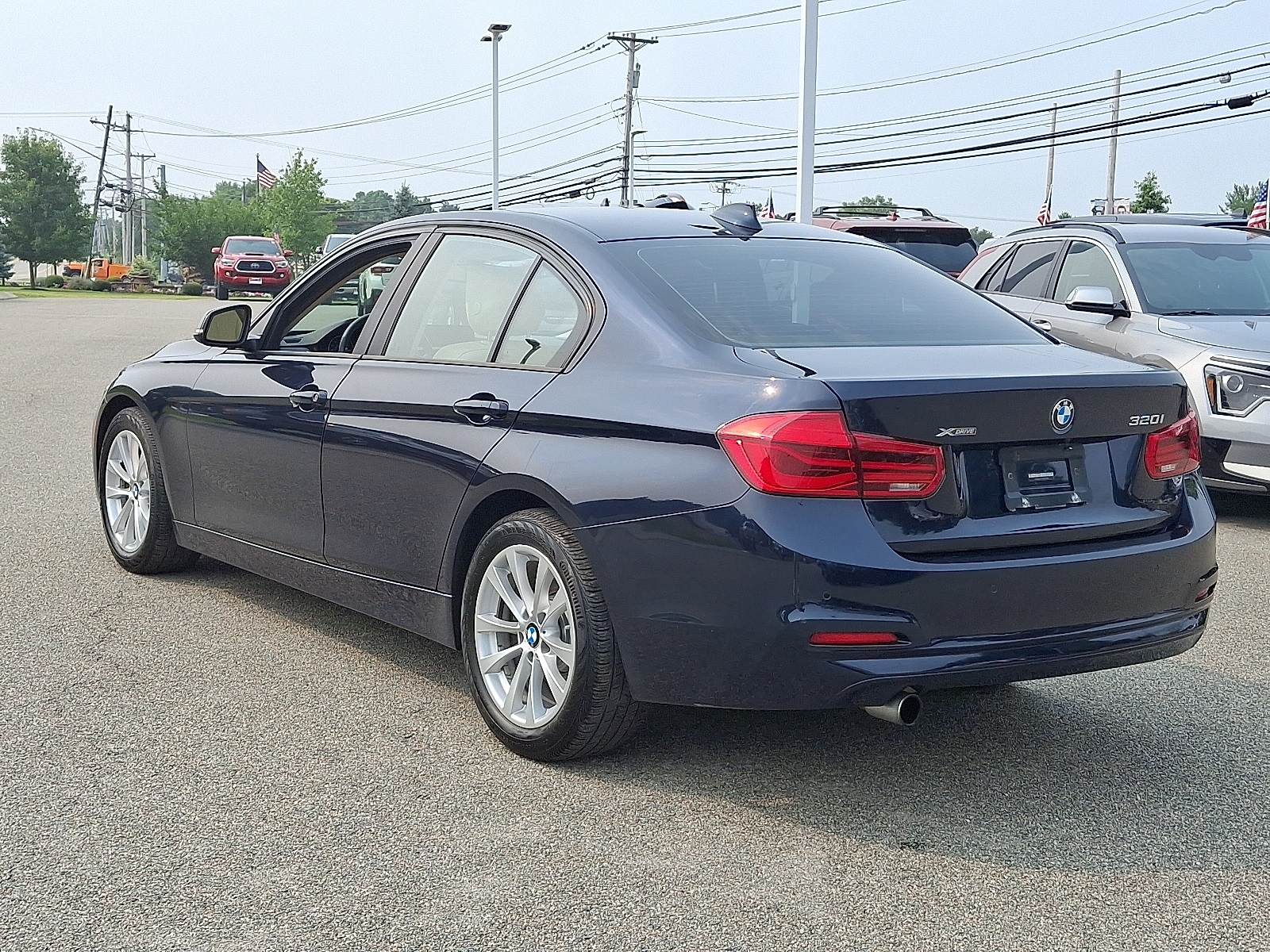 Vehicle image 6 of 19