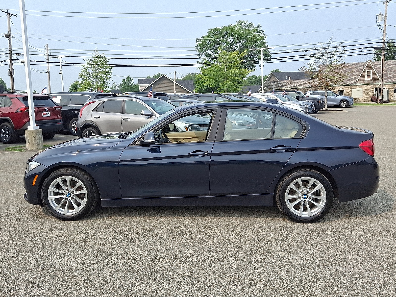 Vehicle image 7 of 19