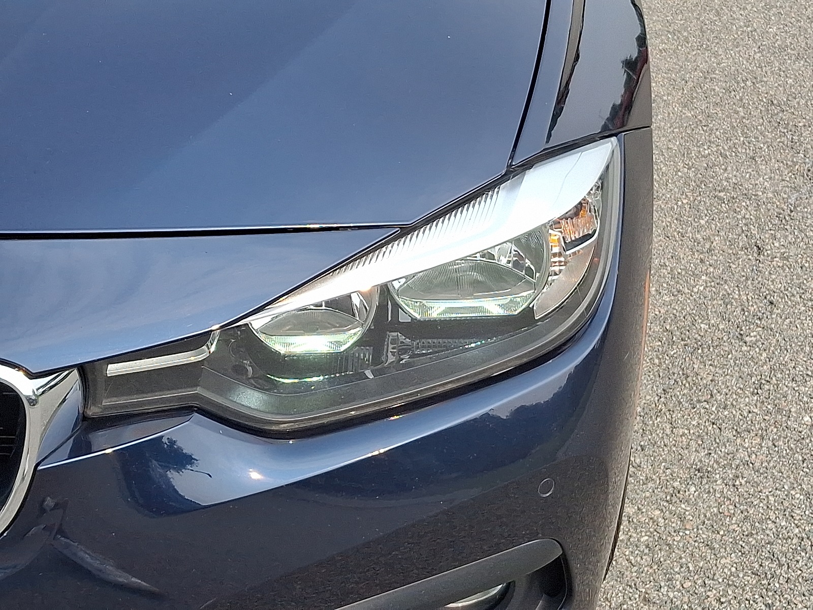 Vehicle image 17 of 19