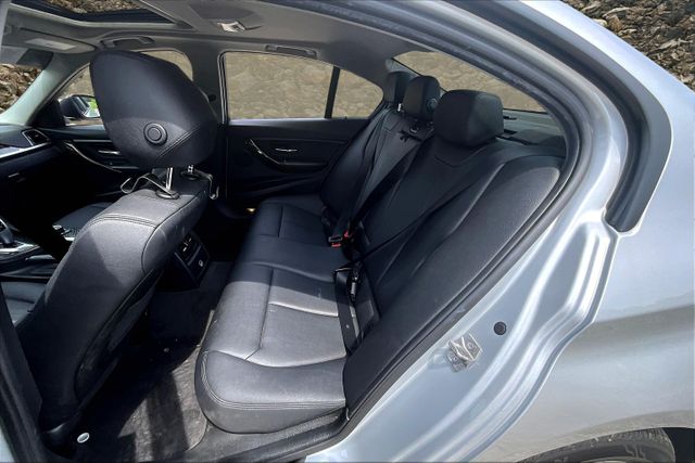 Vehicle image 11 of 31