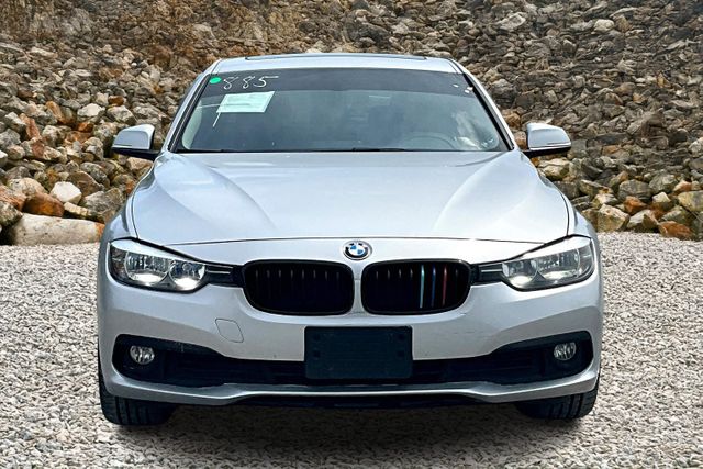 Vehicle image 2 of 31
