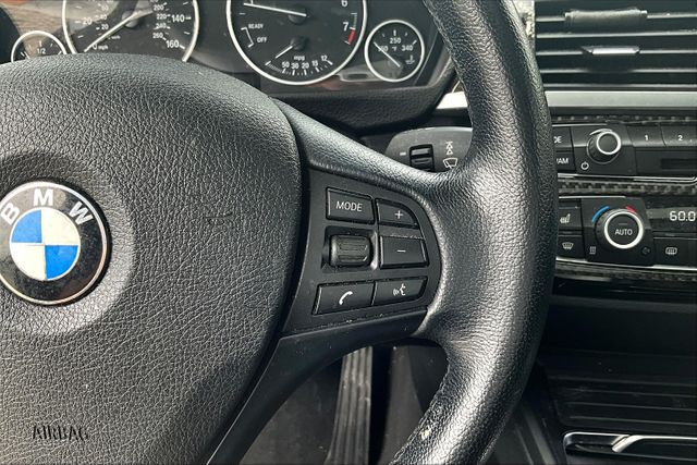 Vehicle image 17 of 31