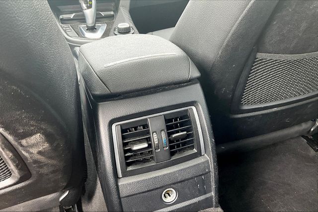 Vehicle image 27 of 31