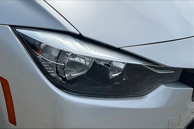 Vehicle image 26 of 31