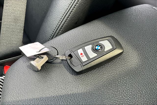 Vehicle image 28 of 31