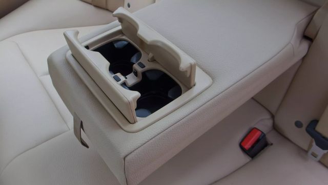 Vehicle image 30 of 63