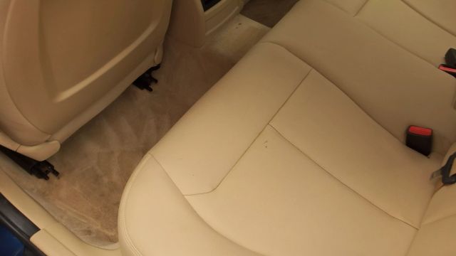 Vehicle image 21 of 63