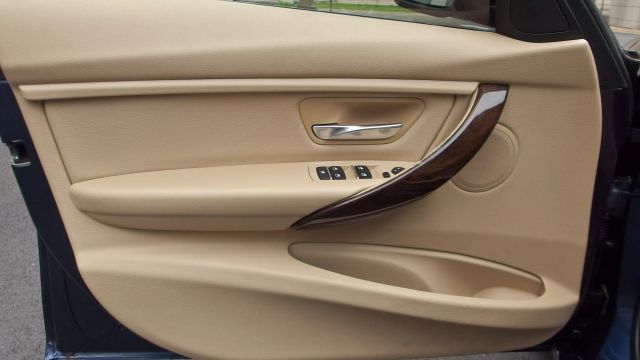 Vehicle image 17 of 63